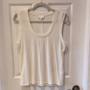 A Loves A Cream Sleeveless Top